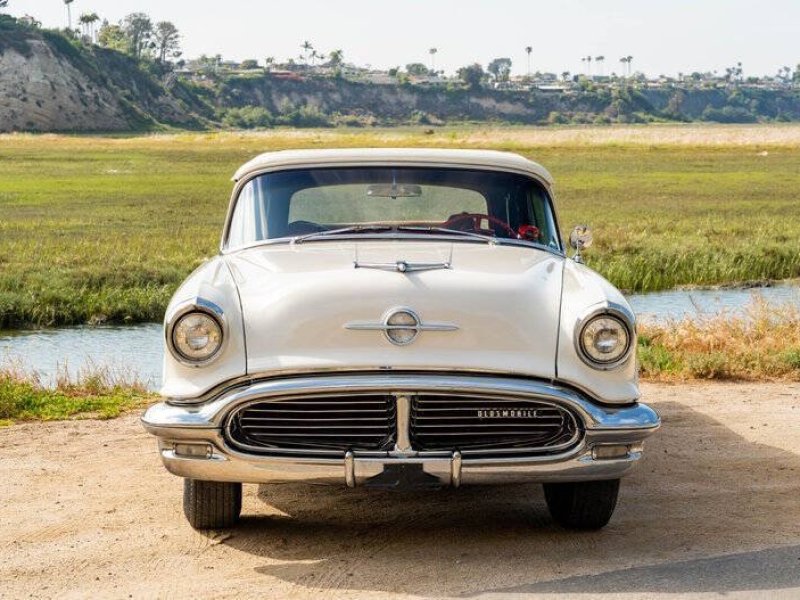 1956-oldsmobile-98-small-1